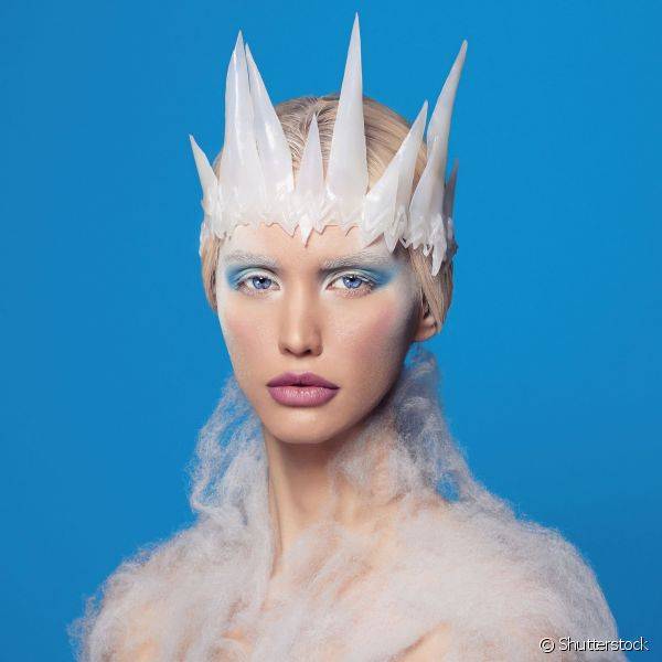 Este look de 'Rainha do Gelo' ? perfeito para o Dia das Bruxas